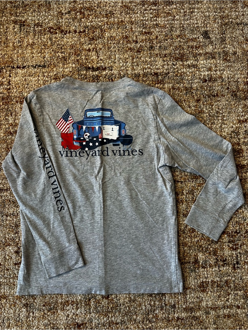 Vineyard Vines Boys' America 🇺🇸 🏈 Heather Gray Long Sleeve Pocket Tee